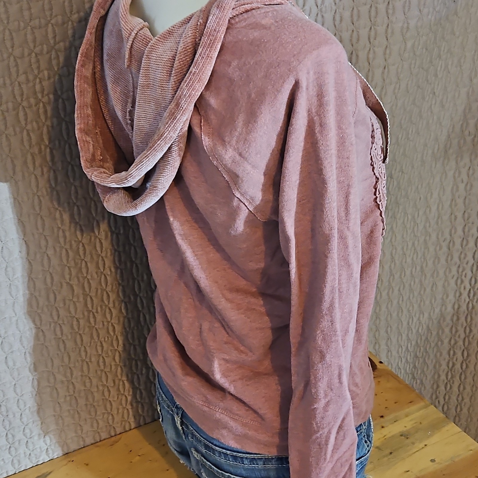 Tremont Co Women’s M Pink Solid Pullover Hoodie Hooded Lace Accent Long Sleeve