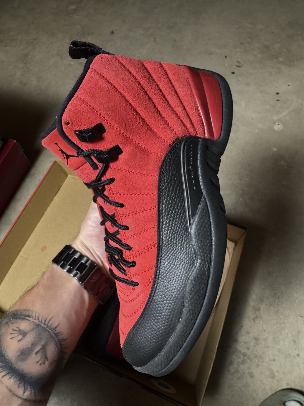 Size 8M/9.5W – Jordan 12 Retro Reverse Flu Game CT8013-602 Pre-Owned