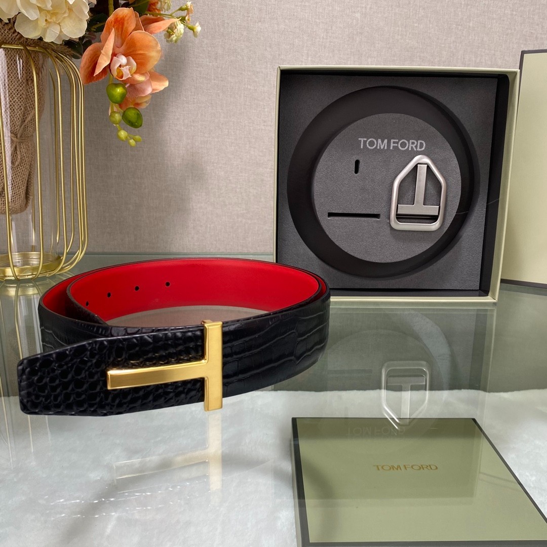 TOM FORD Reversible Black /Red Leather T Logo Belt Men’s S.S. Buckle