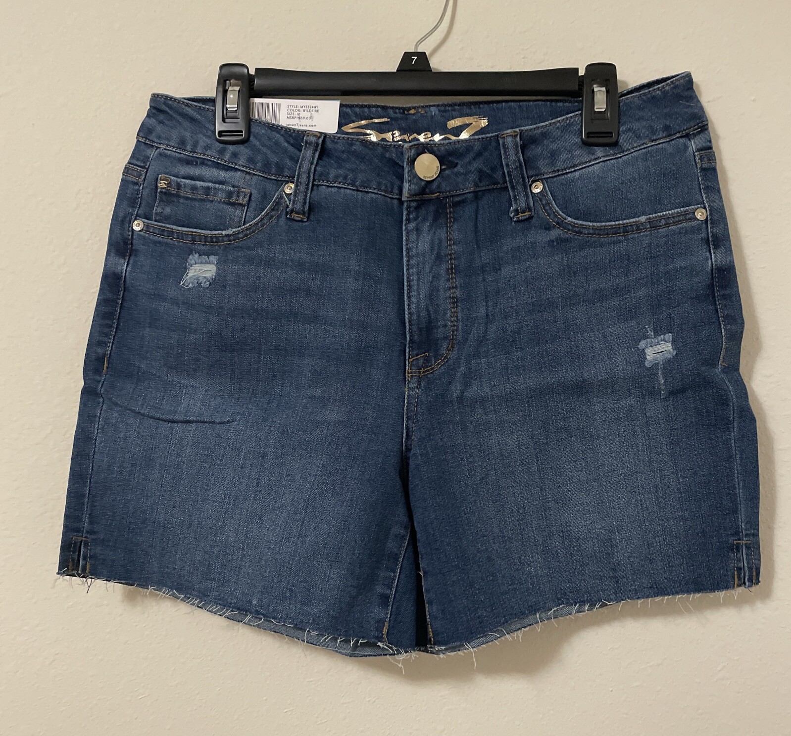 NWT Seven7 Women’s Denim Frayed Hem Slim Fit Weekend Short Wildfire Size 10