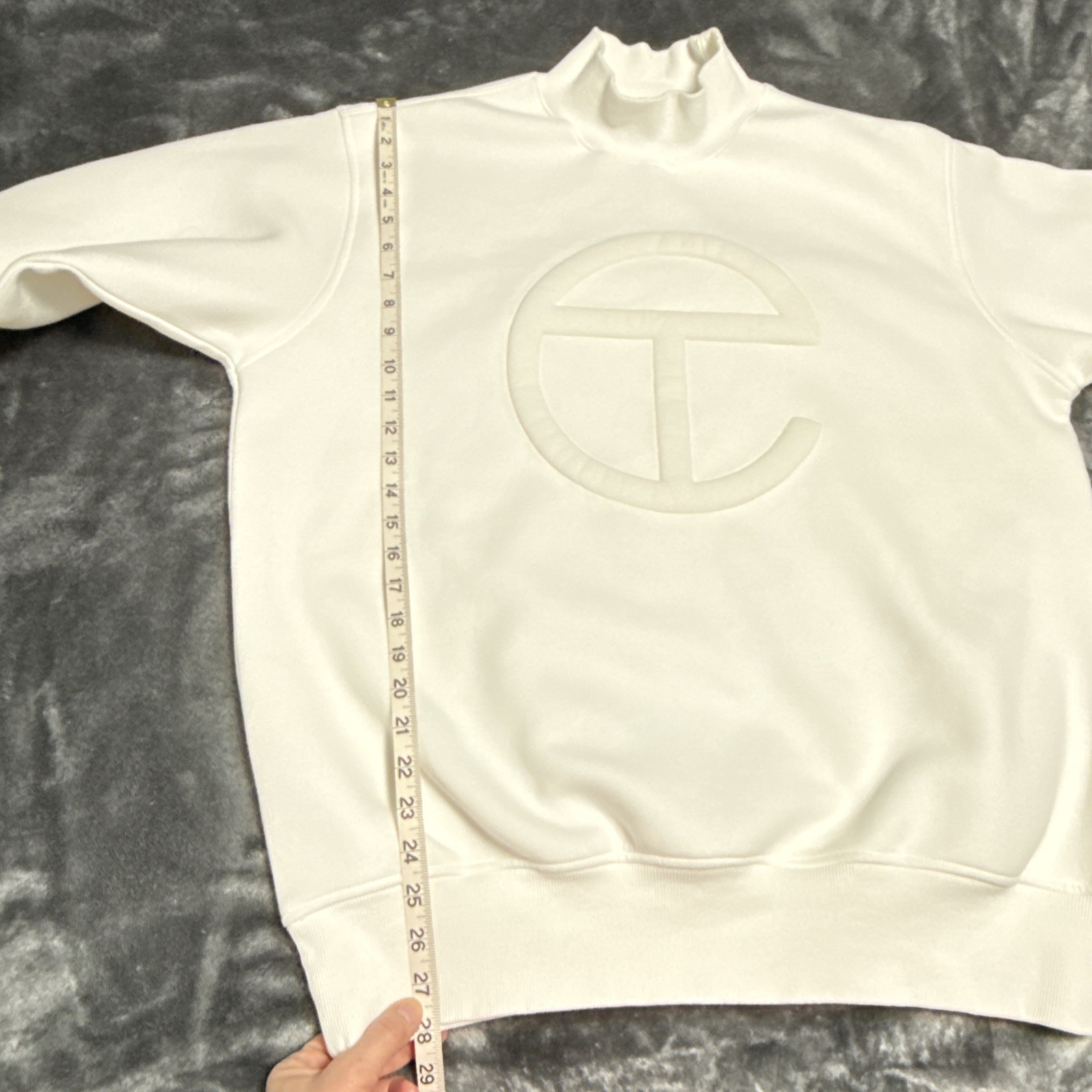 Telfar Telly Mockneck Sweatshirt in White Size XL
