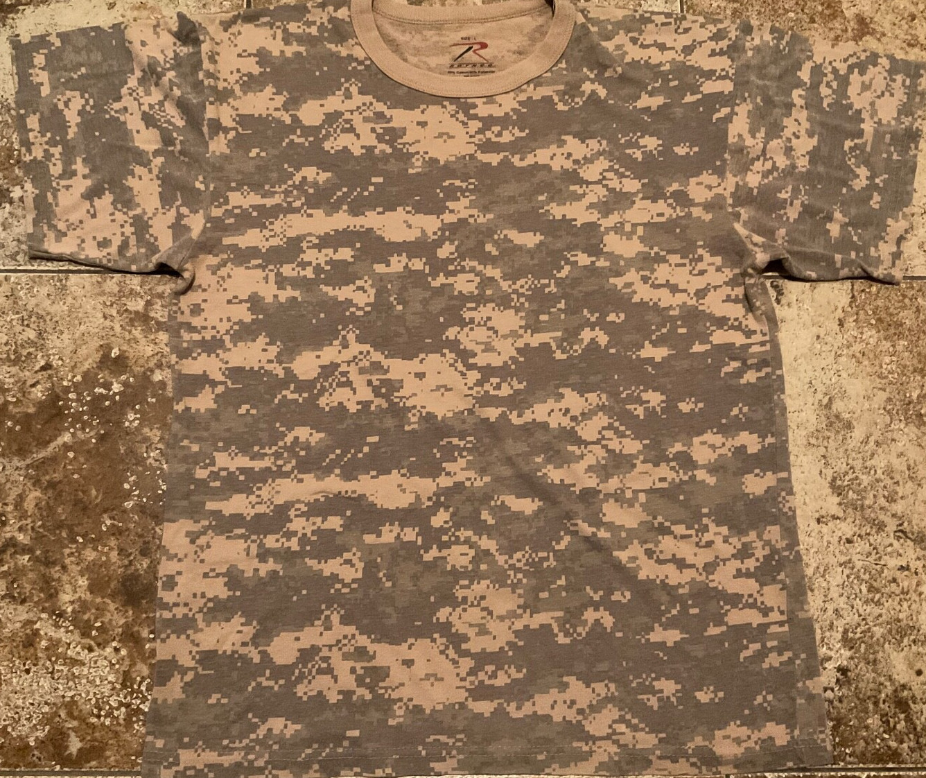 ROTHCO DIGI CAMO RINGER CREW TACTICAL T-SHIRT ( MENS L ) PREOWNED