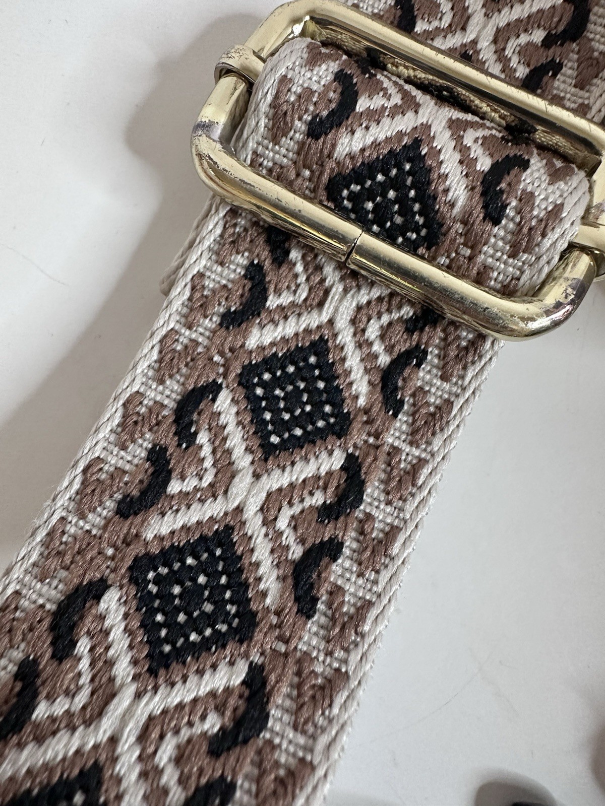 INGAT Beige Crossbody Bag Geometric Strap Zip Gold HW Lined Pockets