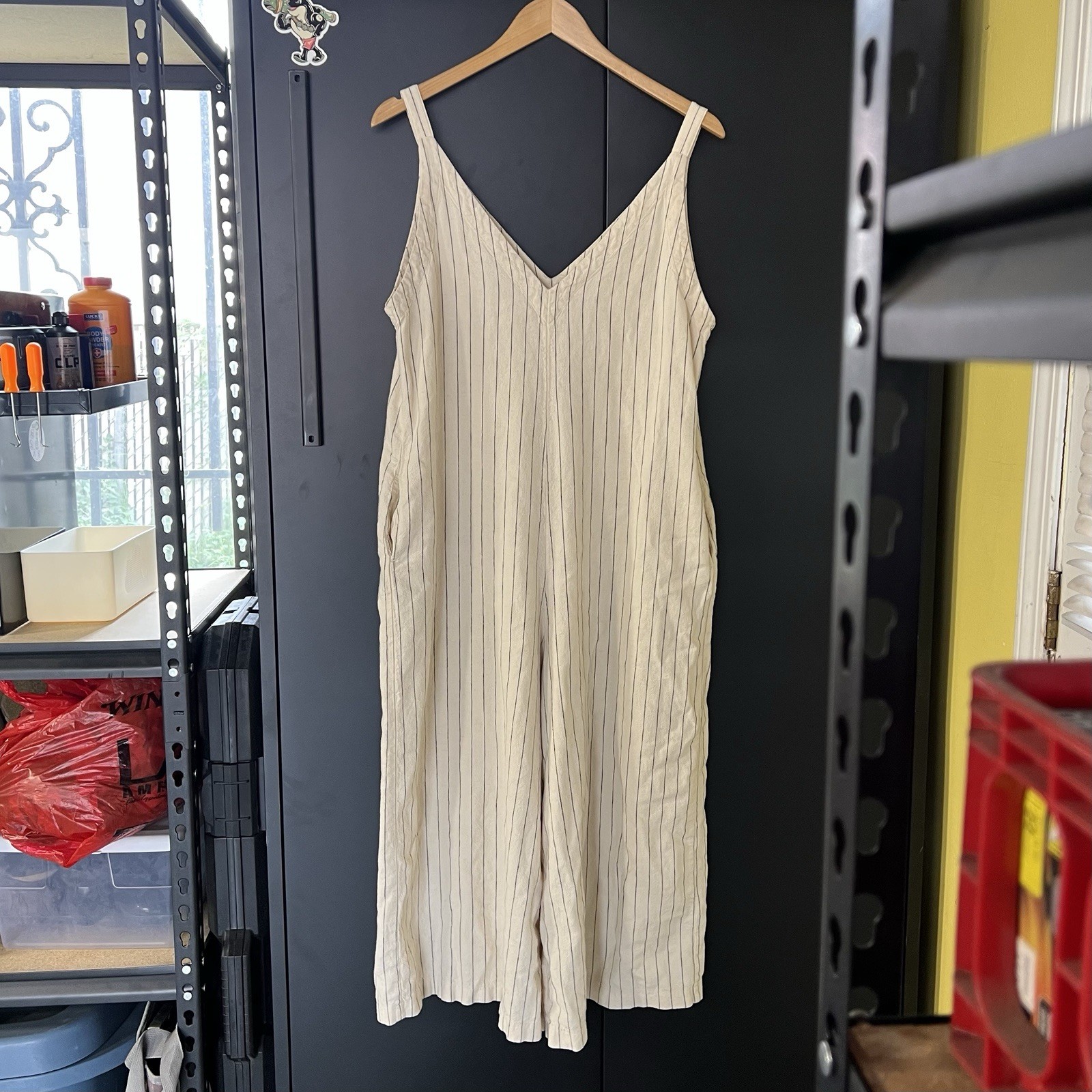 Uniqlo Women’s Linen Blend Jumpsuit Beige Wide-Leg Striped with Pockets Size M