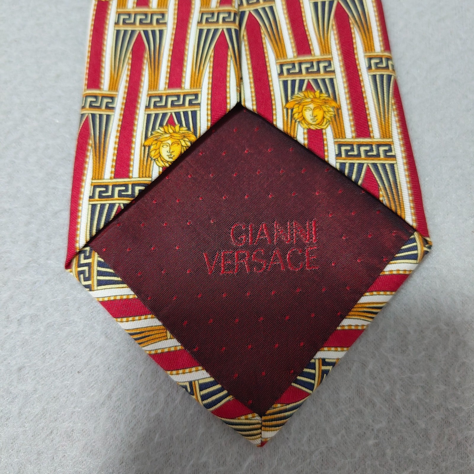 Gianni Versace 100% Silk 9cm Wide 144cm Long Tie Mens