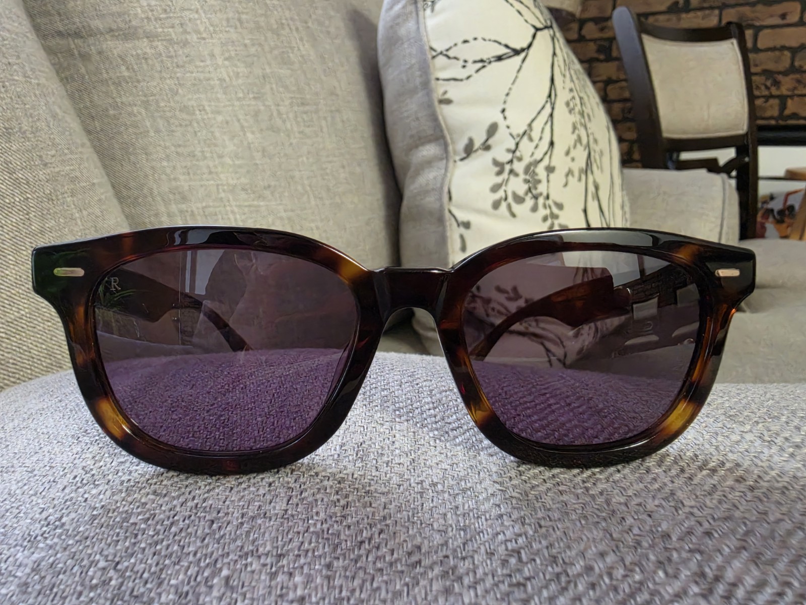 Raen Myles Sunglasses 53-19-145, Kola Tortoise, Polarized, No Flaws!