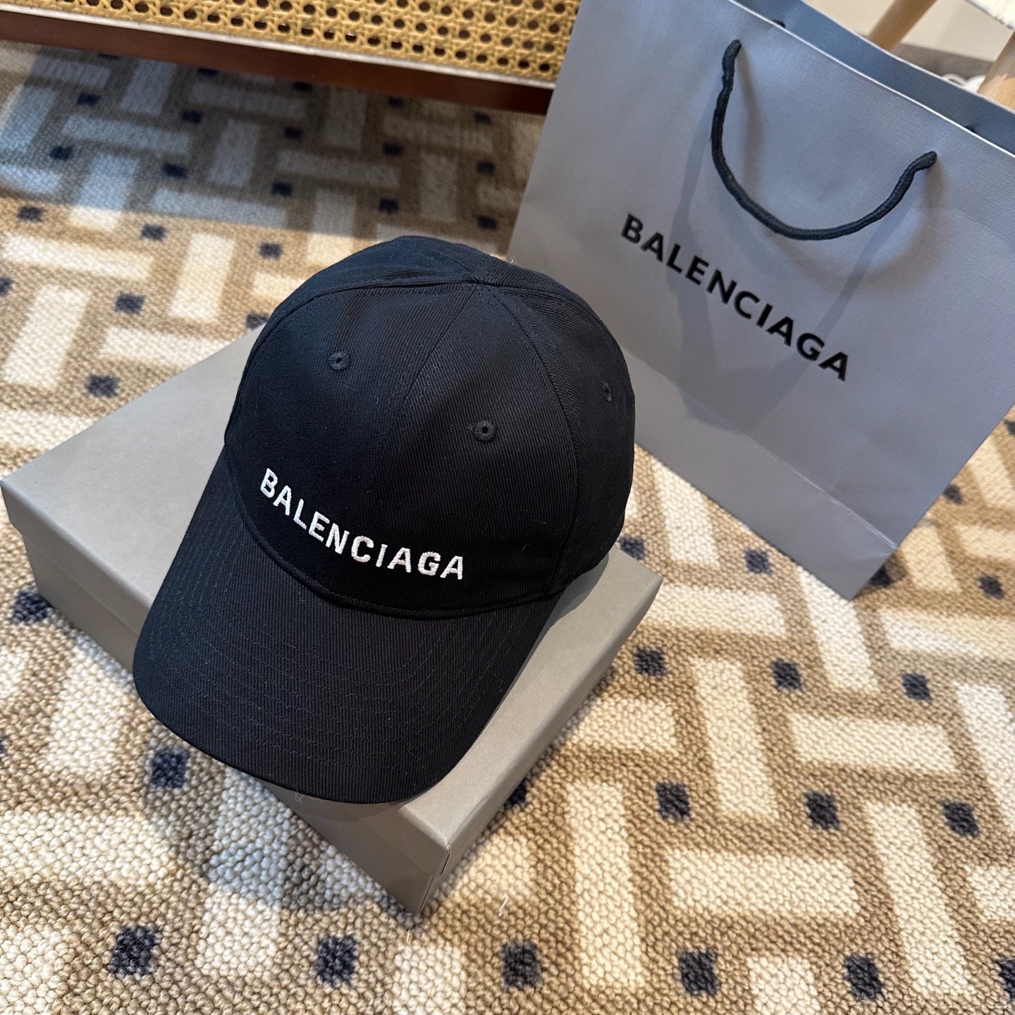 Balenciaga letter-style new baseball cap