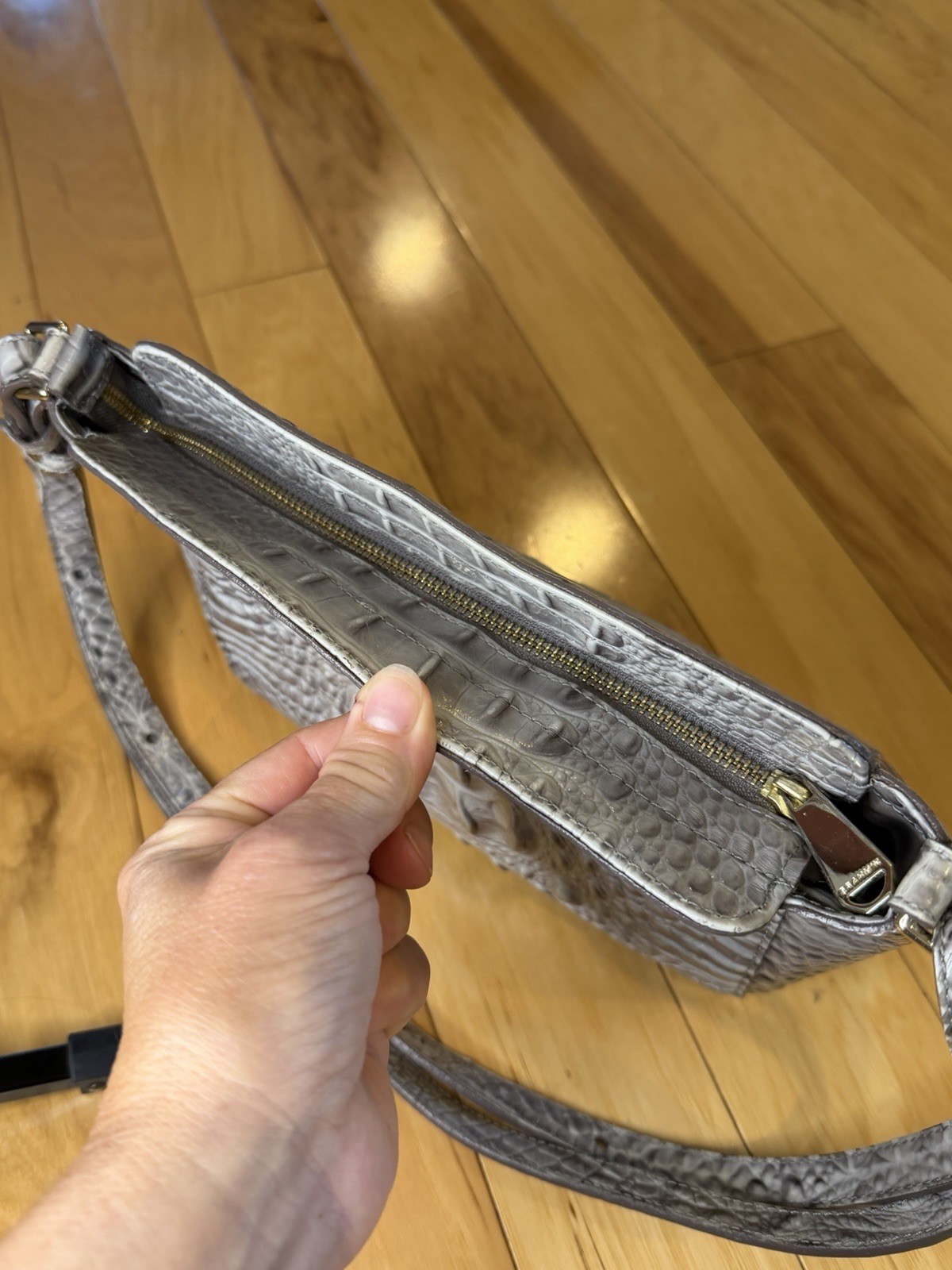 Brahmin Melbourne Gray Croc Embossed Leather Shoulder Bag Purse Gold Hardware