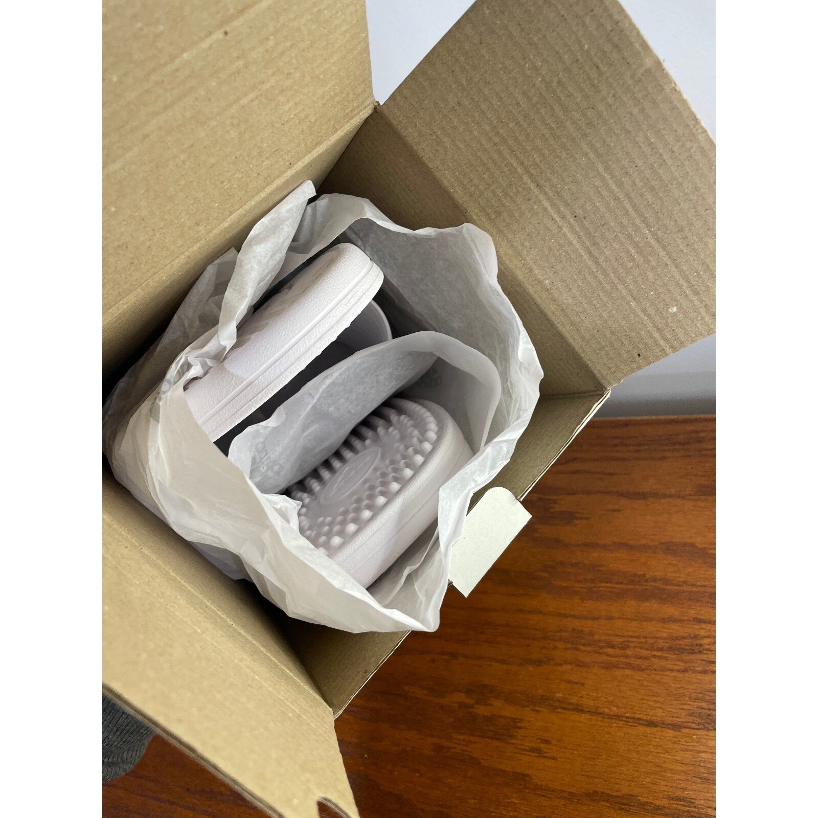Mens 18 w/Box NEW Adidas Adissage Slides Sandal Massage Comfort White Black