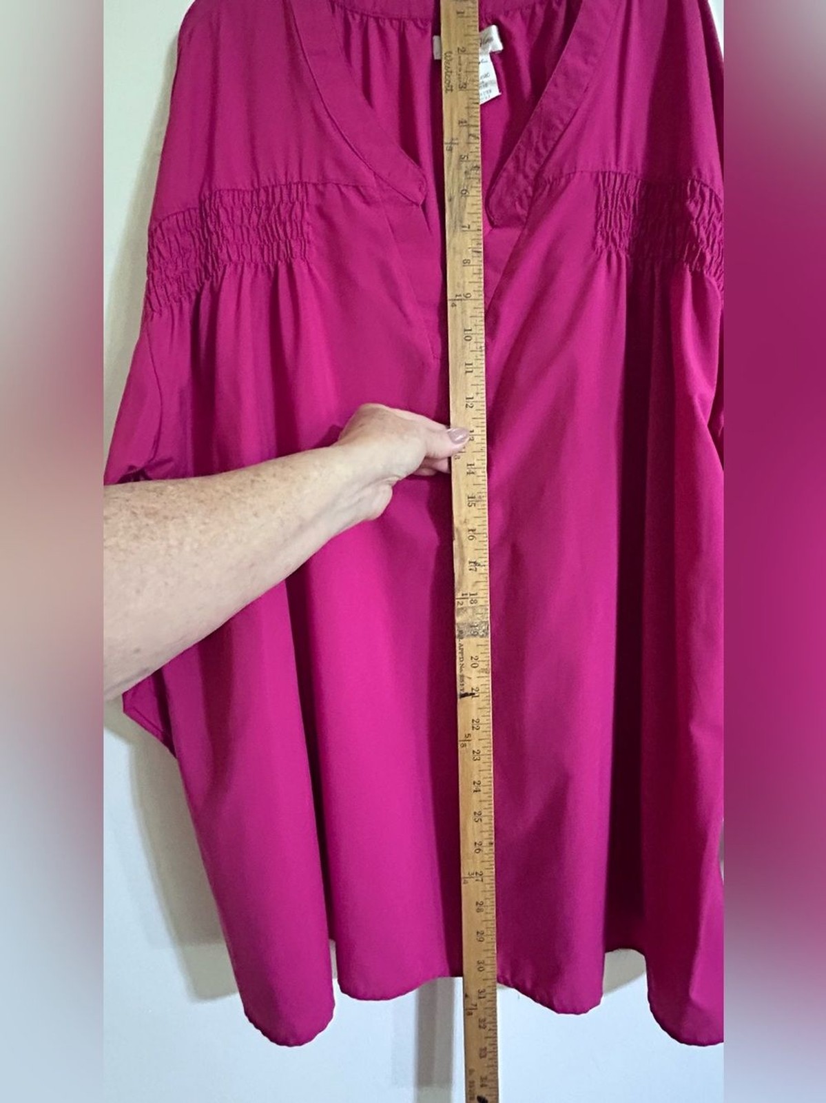Paisley Vine 2X Fuchsia Long Sleeve Tunic Blouse V Neck Smocked Ruffle Cuff GUC
