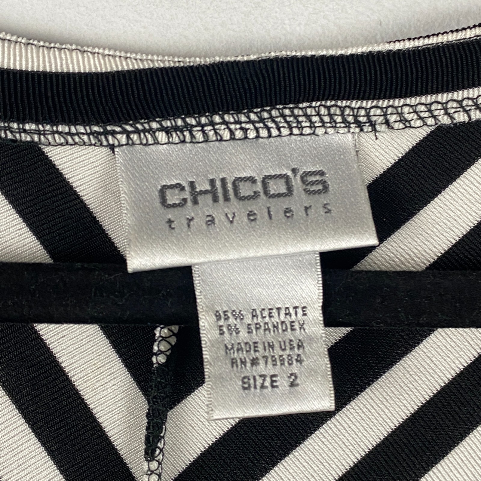 Chicos Travelers Blouse Size 2 US Large Black White Slinky Knit V Neck 3/4 Slv