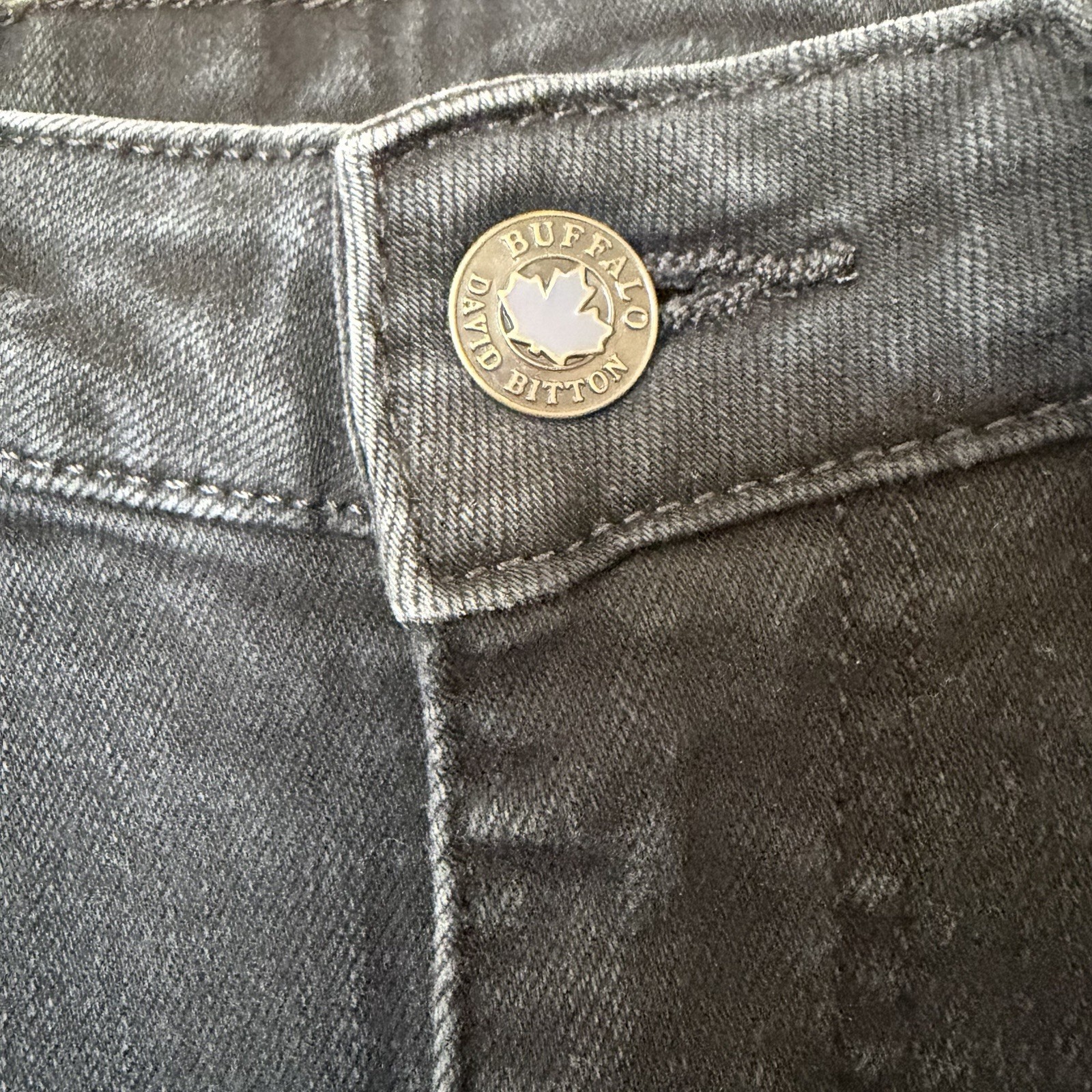 Buffalo David Bitton women’s size 26 black mid-rise skinny jeans grunge gothcore