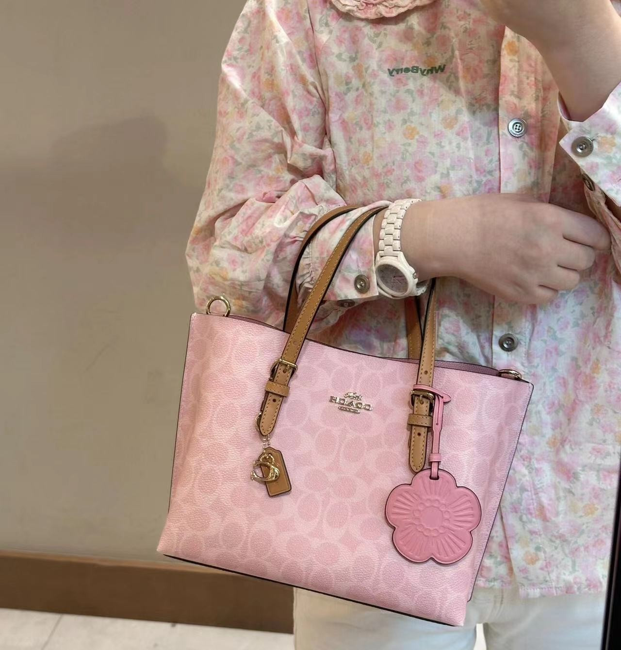 without tags Coach Mollie Tote Bag 25 In Signature Canvas With Charms Go G2U