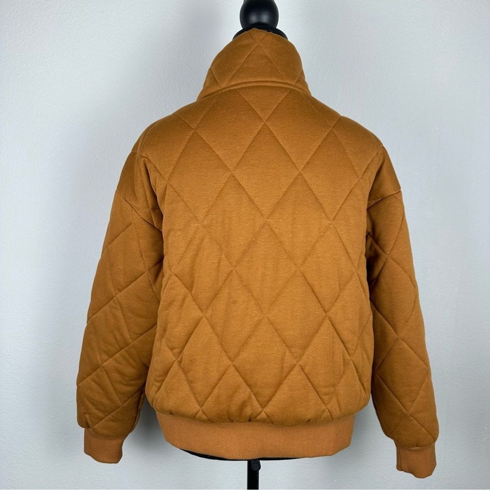 Quilted Button Up Brown Jacket Women Medium Front Pockets Lined NWOT Casual Cozy