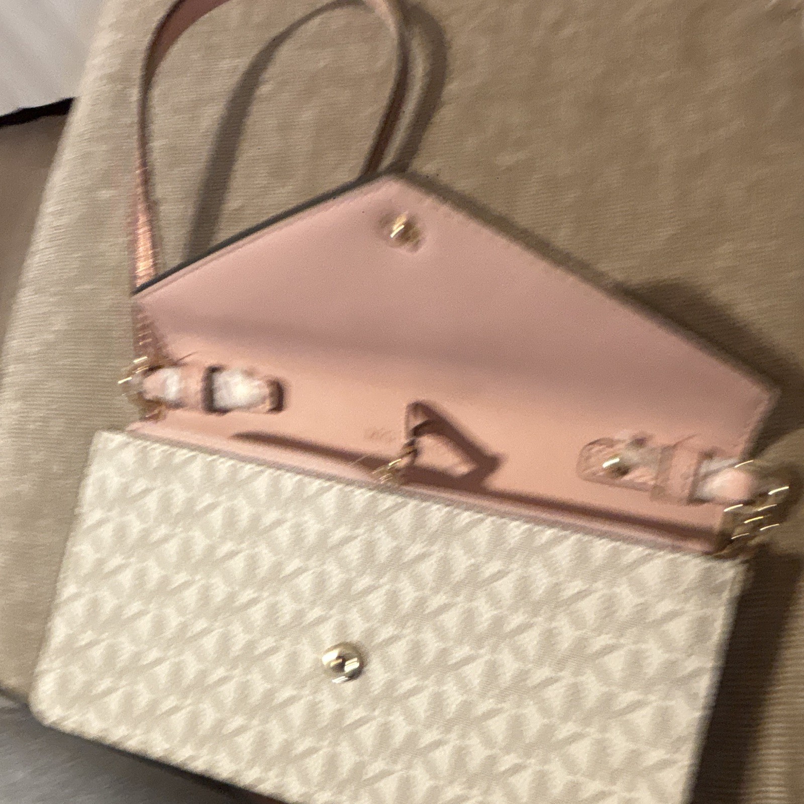 Michael Kors Women’s Logo Crossbody Clutch Wallet Beige/Pink Detachable Strap