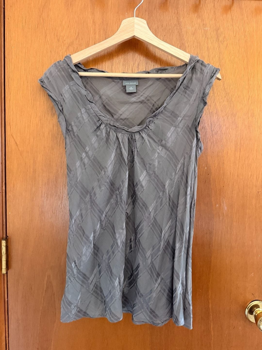 Ann Taylor Silk Blend Gray Plaid Cap Sleeve Ruffle Neck Blouse