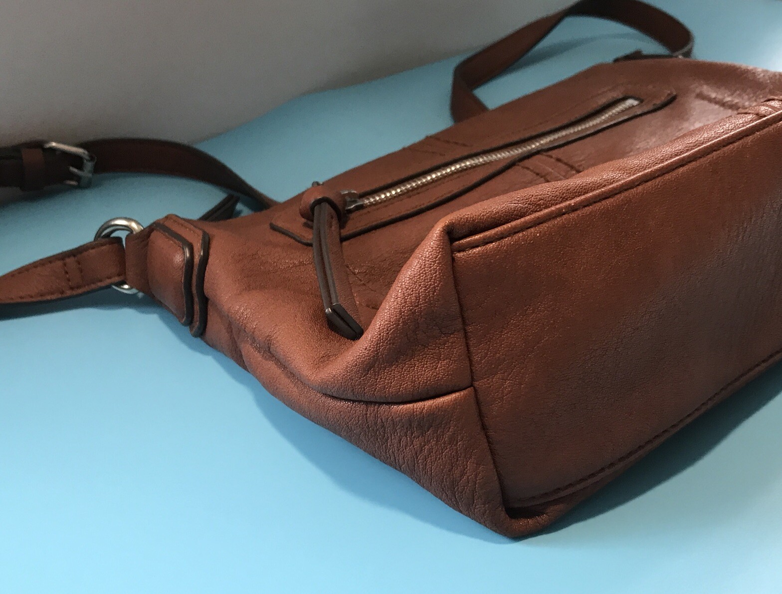 Rosetti Crossbody Handbag Soft 100% Polyurethane RN # 108833 Zip Pockets.