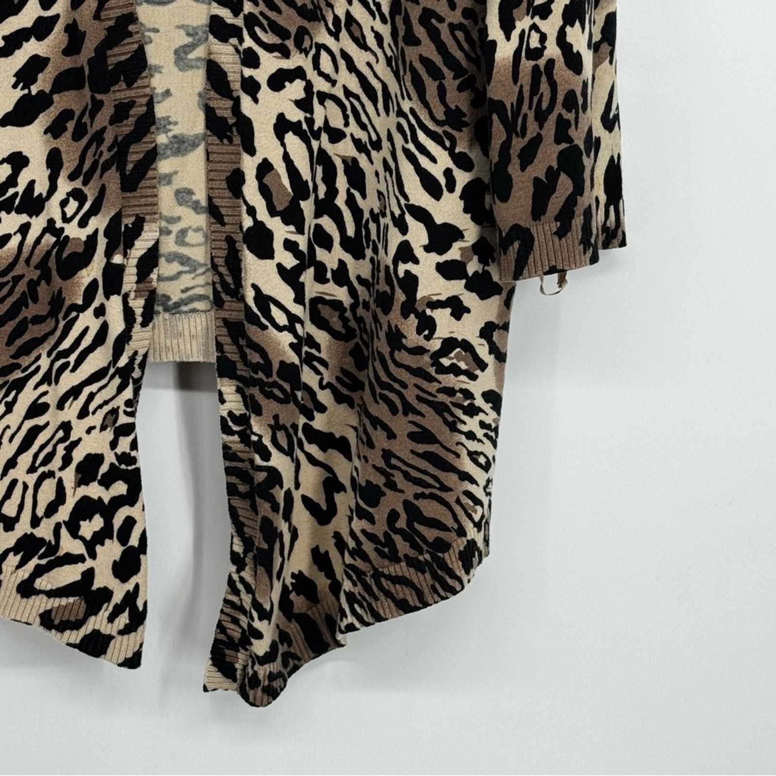 Chico’s Size 2 (Reg 12) Black/Tan Cotton/Nylon/Span Animal Print Open Cardigan