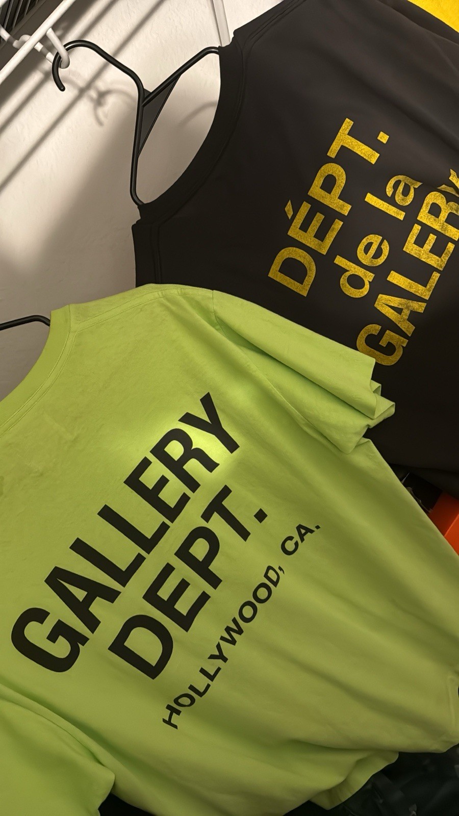 Gallery Dept Tshirt Lot 2pc Lime green black yellow