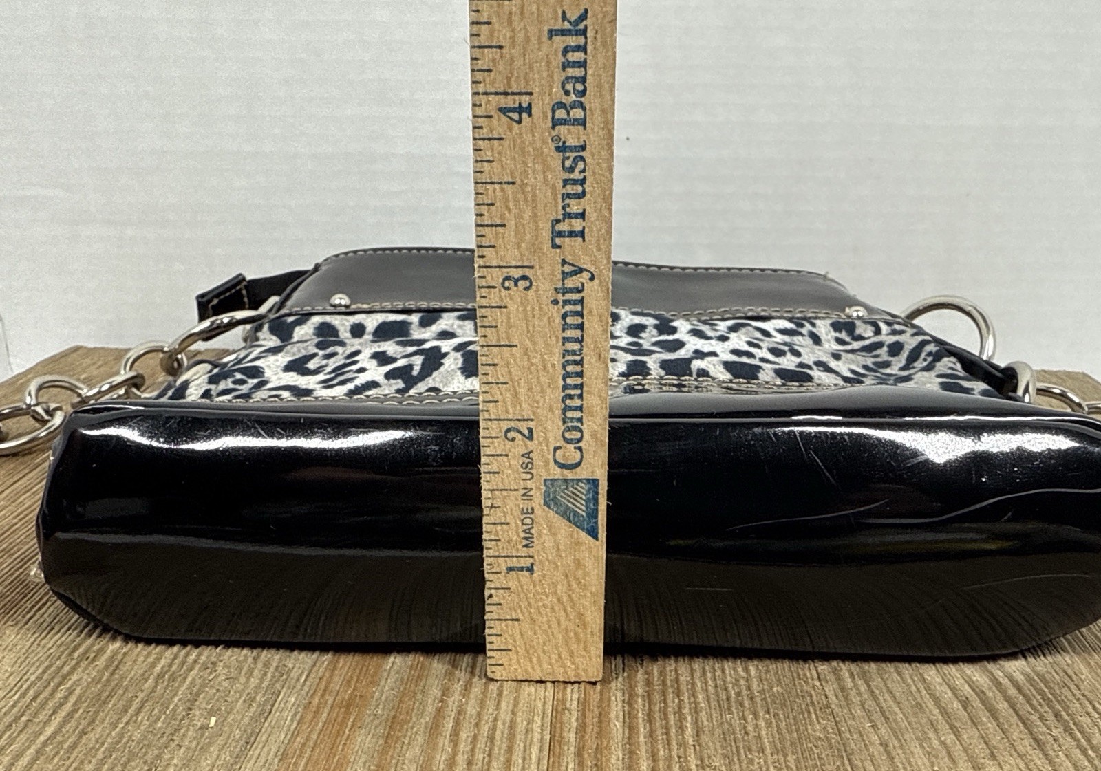 Chaps Salerno Leopard Print Crossbody Bag Vegan Patent Black Strap/Chain, Read.