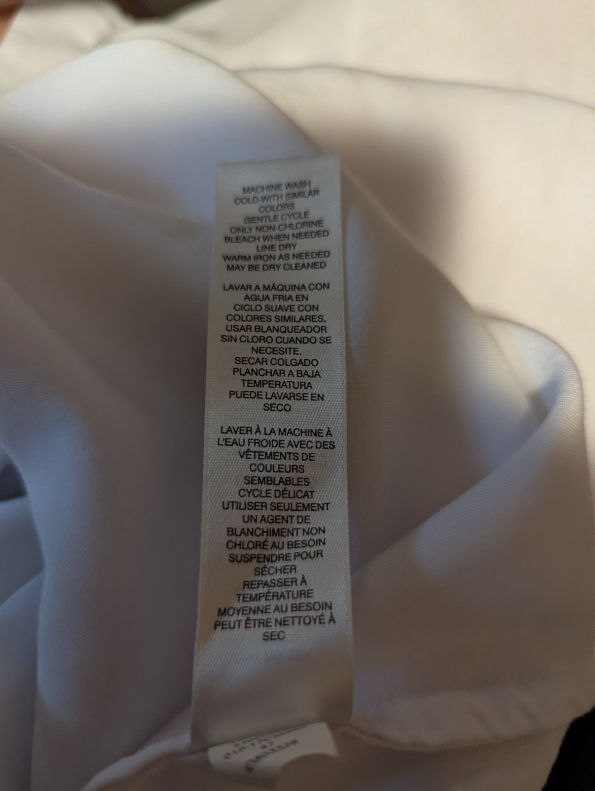 Chicos White Linen blend blouse with open back design, size 1 good condition