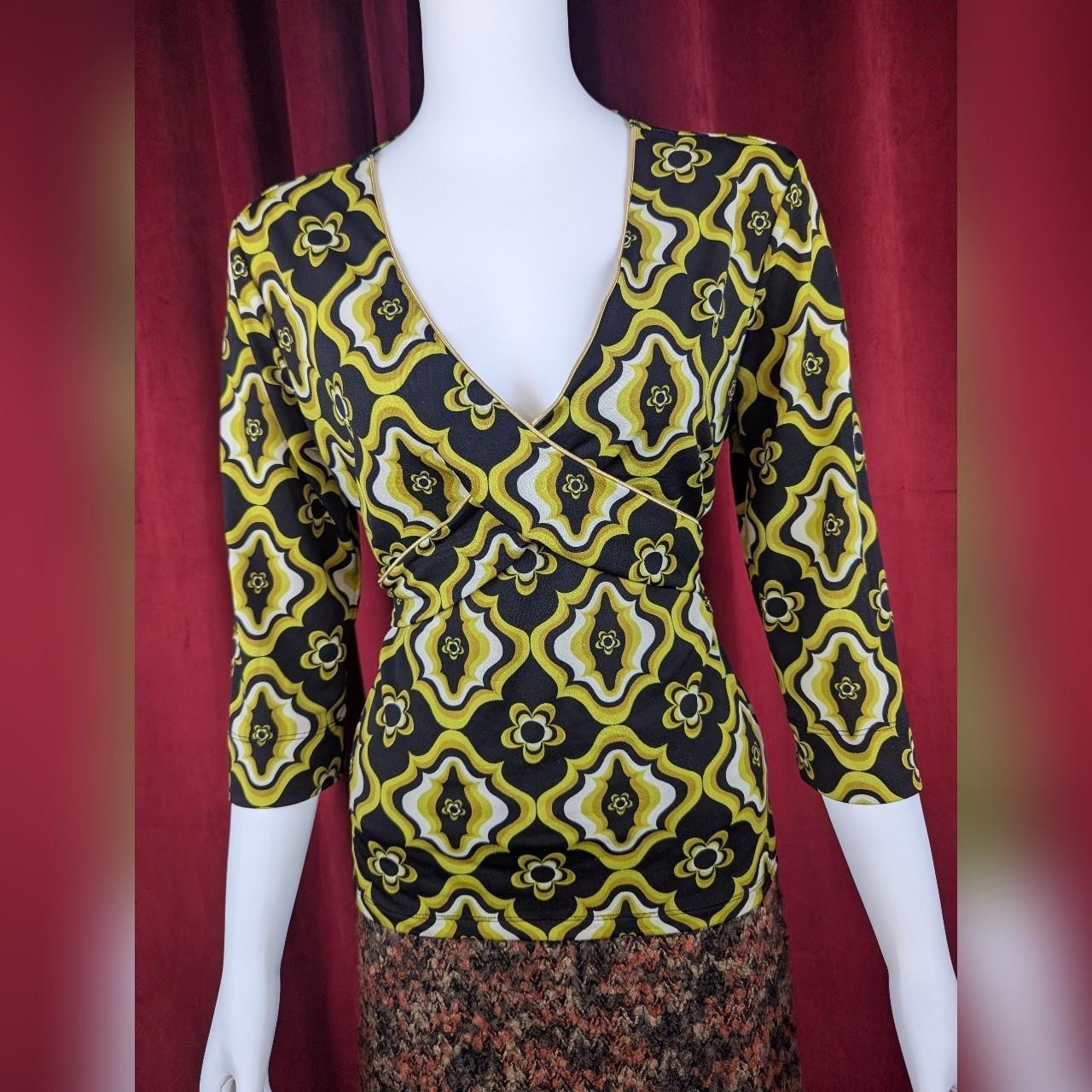 Vintage Y2K J.T.B. Black & Green Psychedelic Floral Deep V 3/4 Sleeve Wrap Top