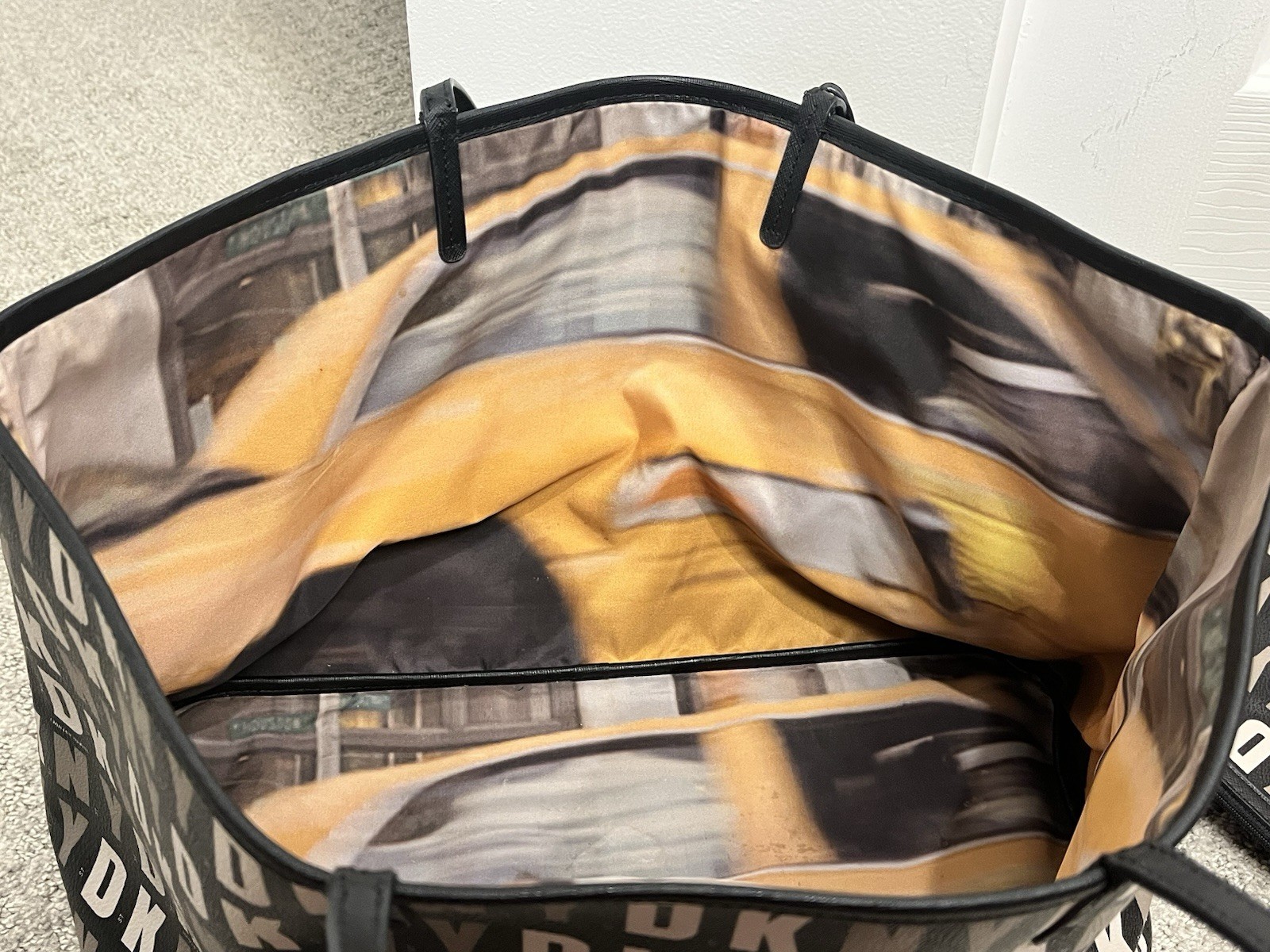 DKNY Tote Bag With Yellow Taxi Interior & Bonus Bag New York City Travel Career