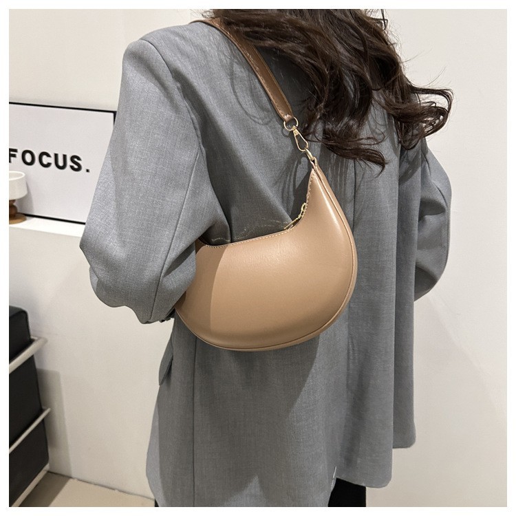 Luxury Moon Shape Shoulder Bag Womens Designer Style Baseball Handbag Purse