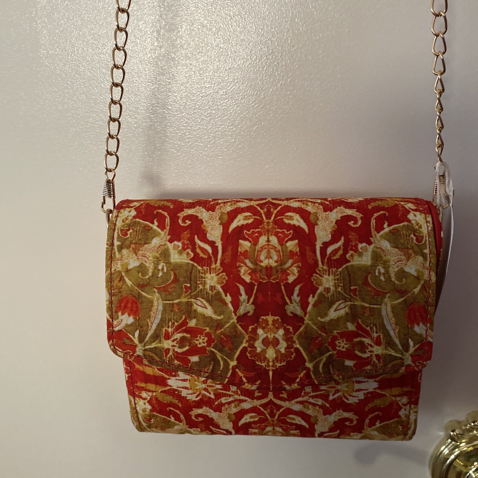 IYURA Red & Gold Snap Closure Purse Bag With Gold Tone Shoulder Chain