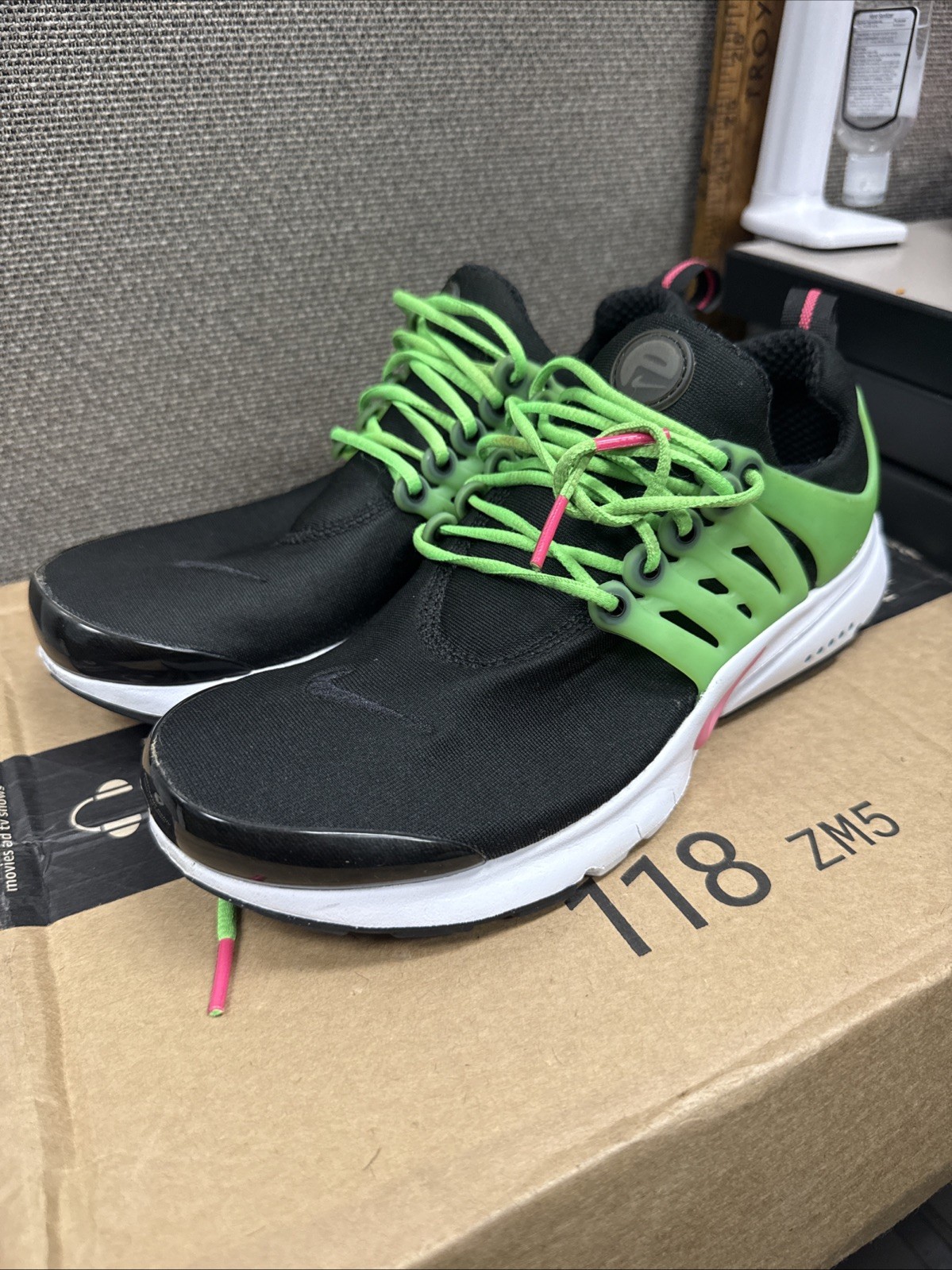 Nike Air Presto GS Black/Green Strike-Hyper Pink (DJ5152-001) – 7.5W/6Y