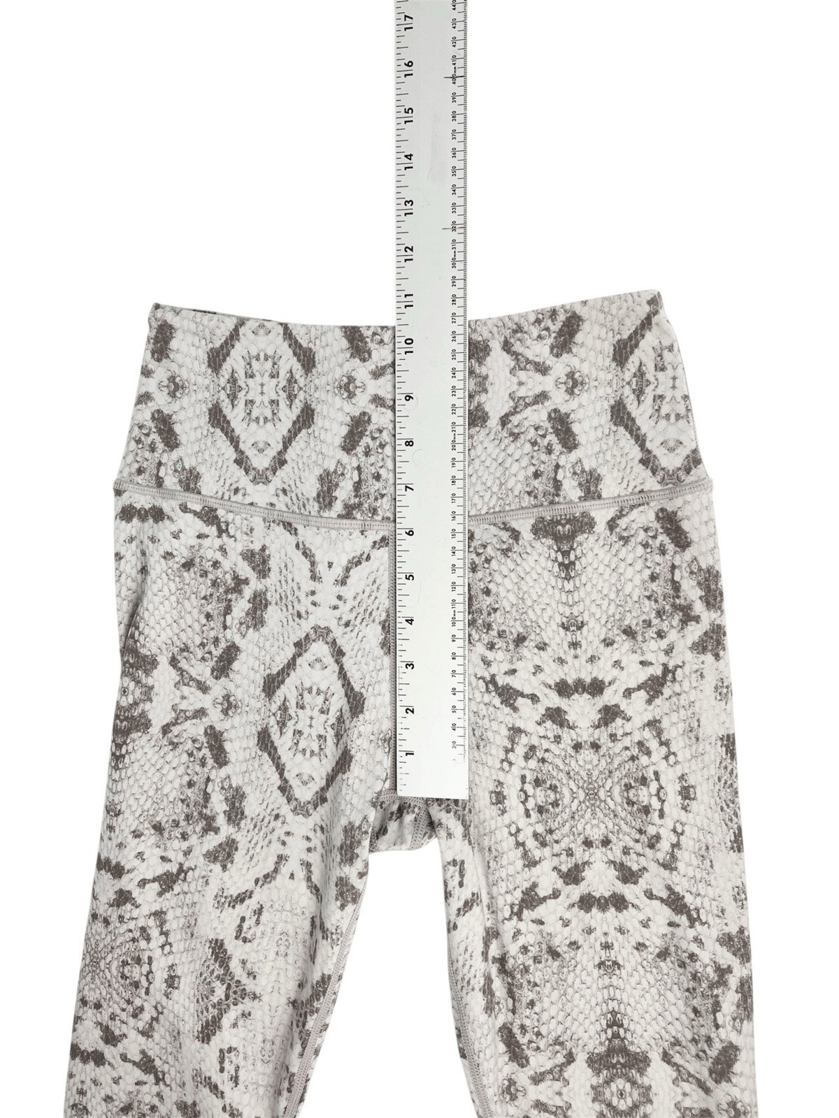 Varley Century 2.0 Leggings Taupe Grey Snakeskin 7/8 Length Size Small