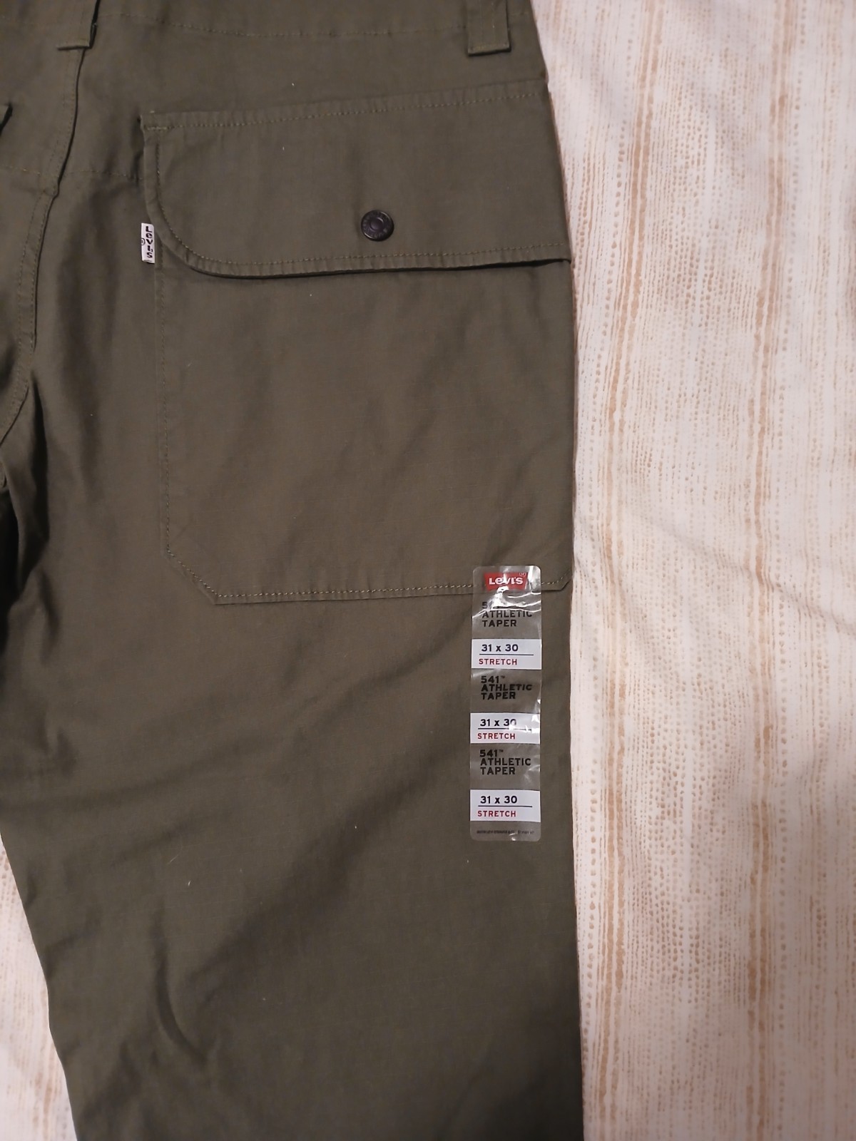 Levi’s 541 Athletic Taper Cargo Pants Stretch Green Utility 31×30 fits 33×26.5
