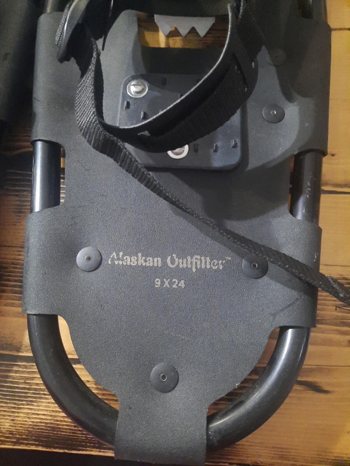 Cabellas 9×24 aluminum and plastic Snow Shoes Alaska Outfitter