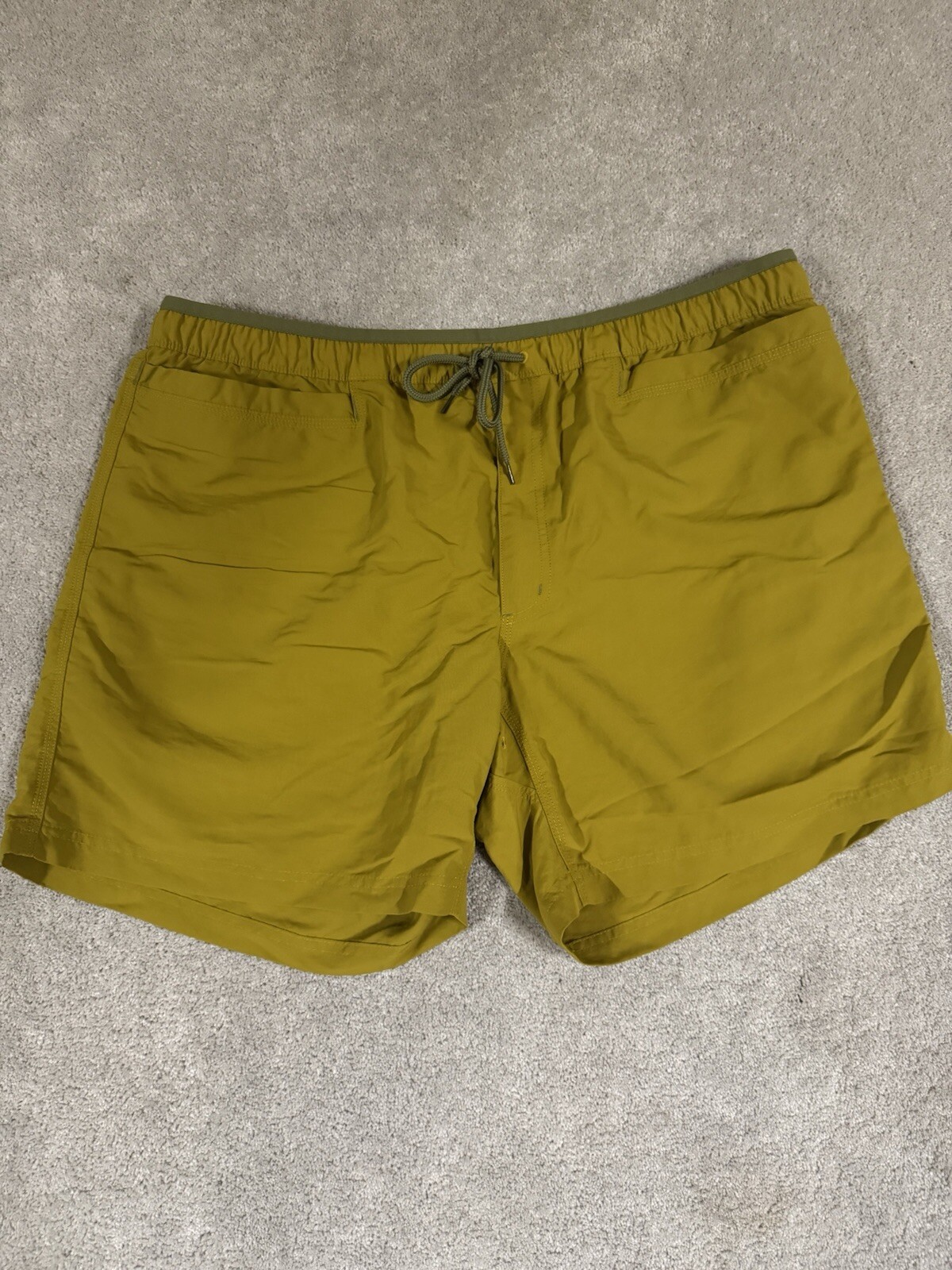 Duluth Mens Grab Shorts Size XXL Mustard Nylon Zip Pocket Outdoor Beach Vacay