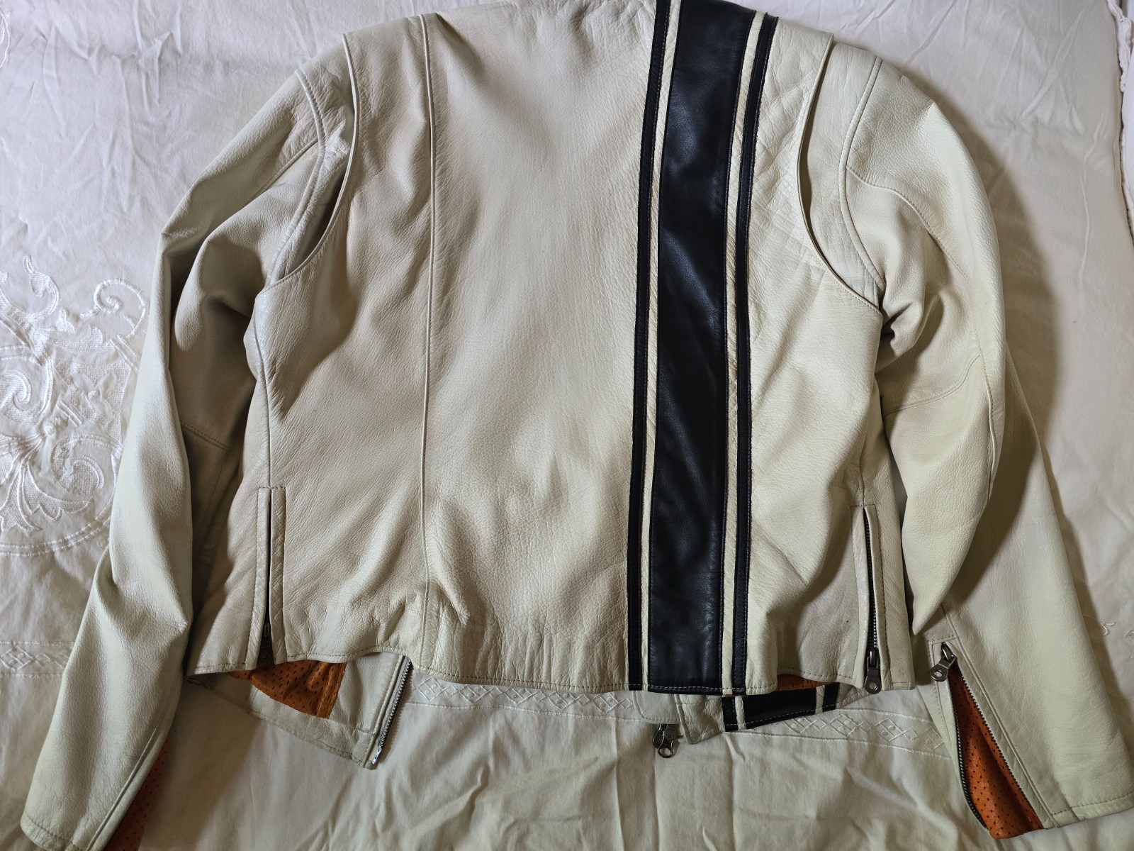 womens Harley Davidson leather jacket size medium