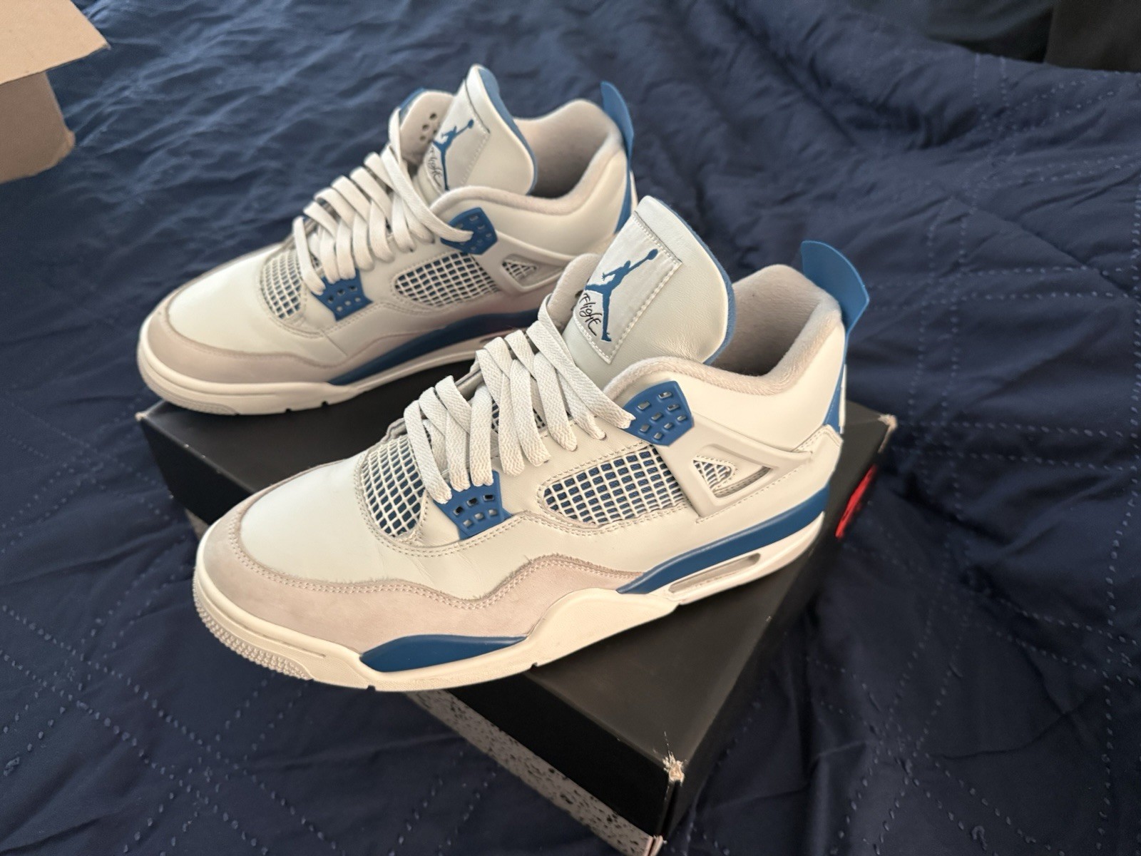 Jordan Air Jordan 4 Retro Military Blue 2024 White/Blue Leather FV5029-141