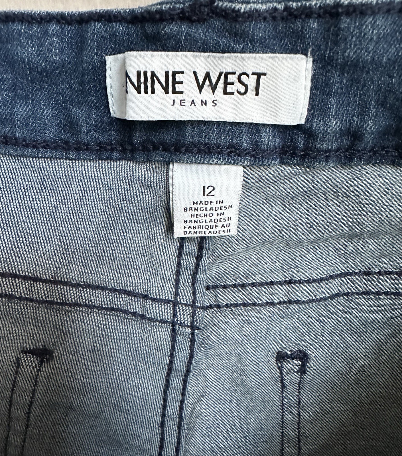 Nine West Chrystie Capri Size 12 W-33” R-10 1/2” In-23” Leg Opening 16”