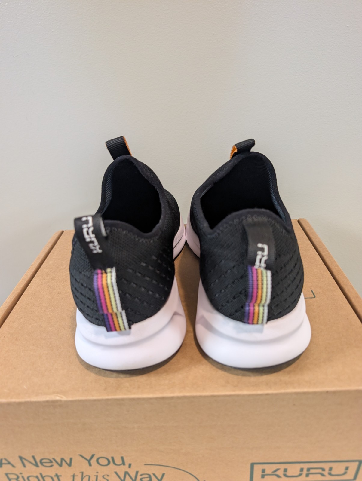 Kuru Atom Womens Size 8.5 Black White Athletic Walking Slip On Shoes Sneakers