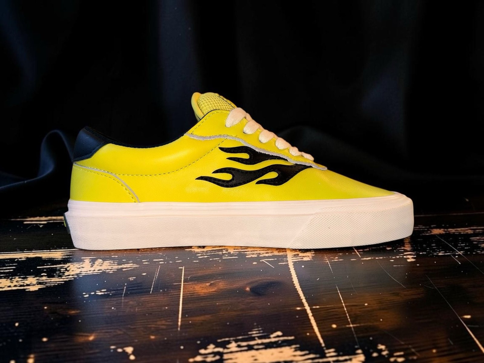 STRAYE Logan Puff Low-Top Skate Shoes Yellow Men’s US 7 / Women’s US 8.5