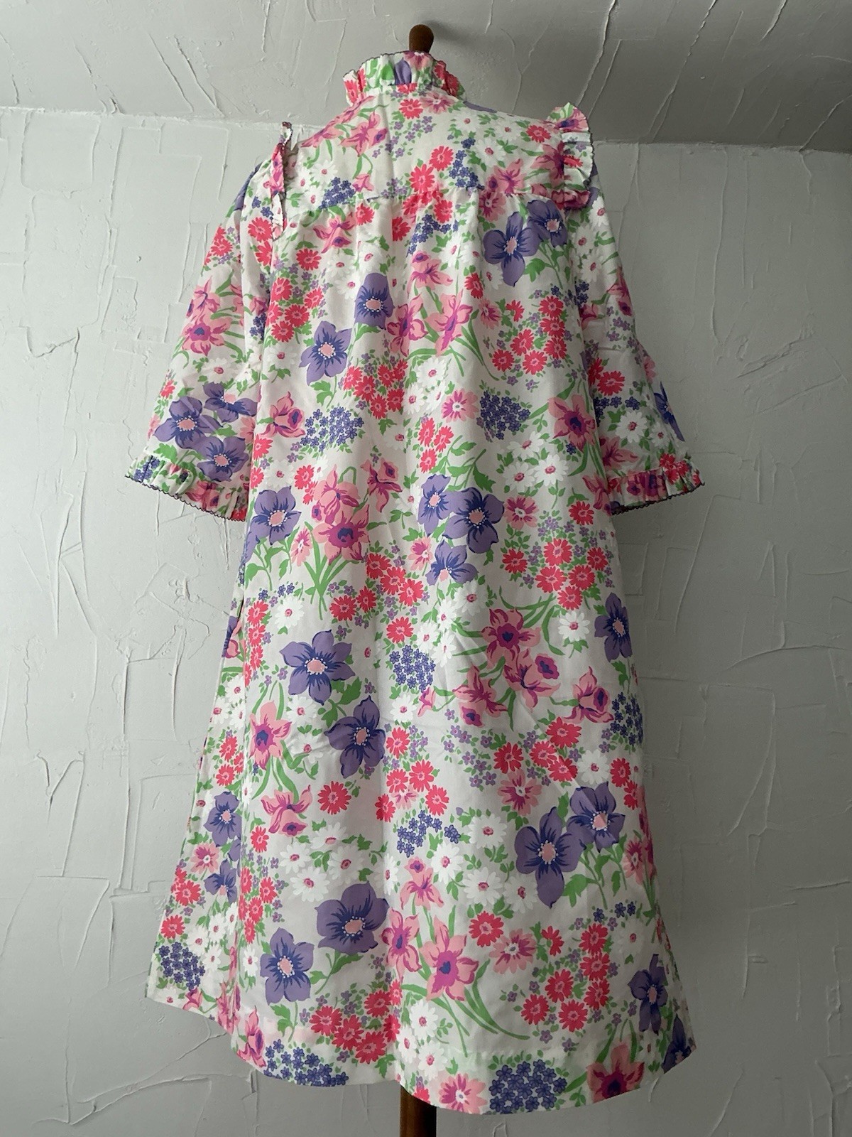 Models Coat VTG Robe Floral Ruffled Snaps Size 14 USA Never Used Authentic NWOT