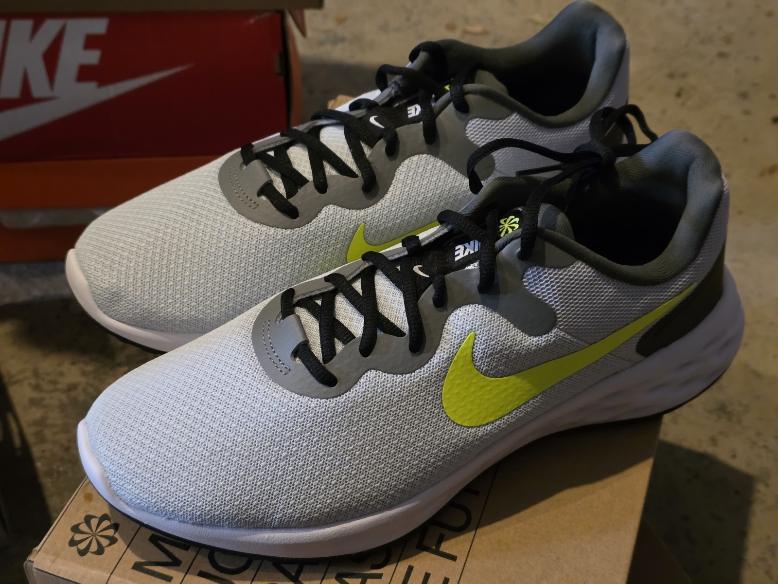 Size 10.5 – Nike Revolution 6 Next Nature Pure Platinum Volt