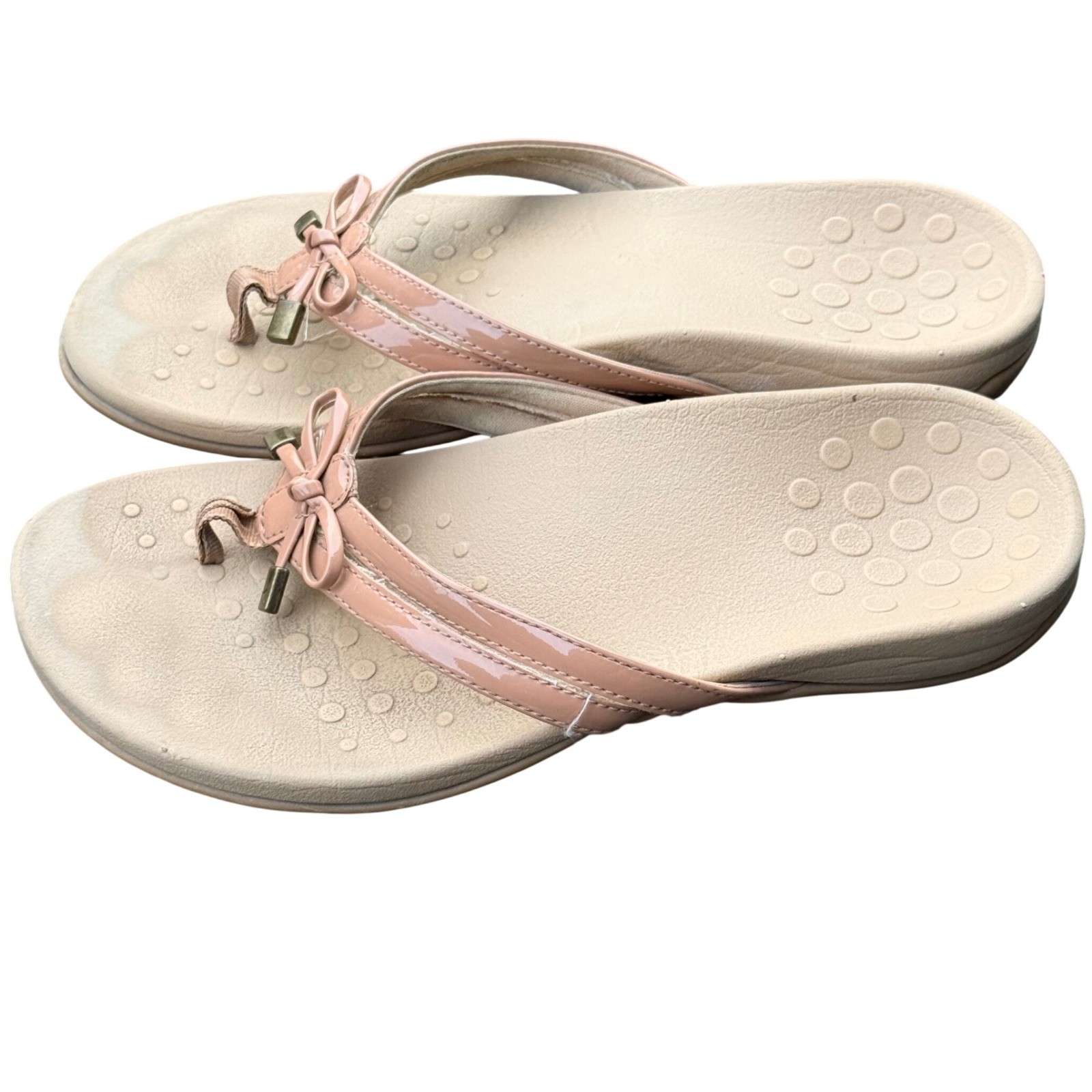 Vionic Bella II Nude Patent Bow Flip Flop Orthotic Sandals Tan Womens Size 8