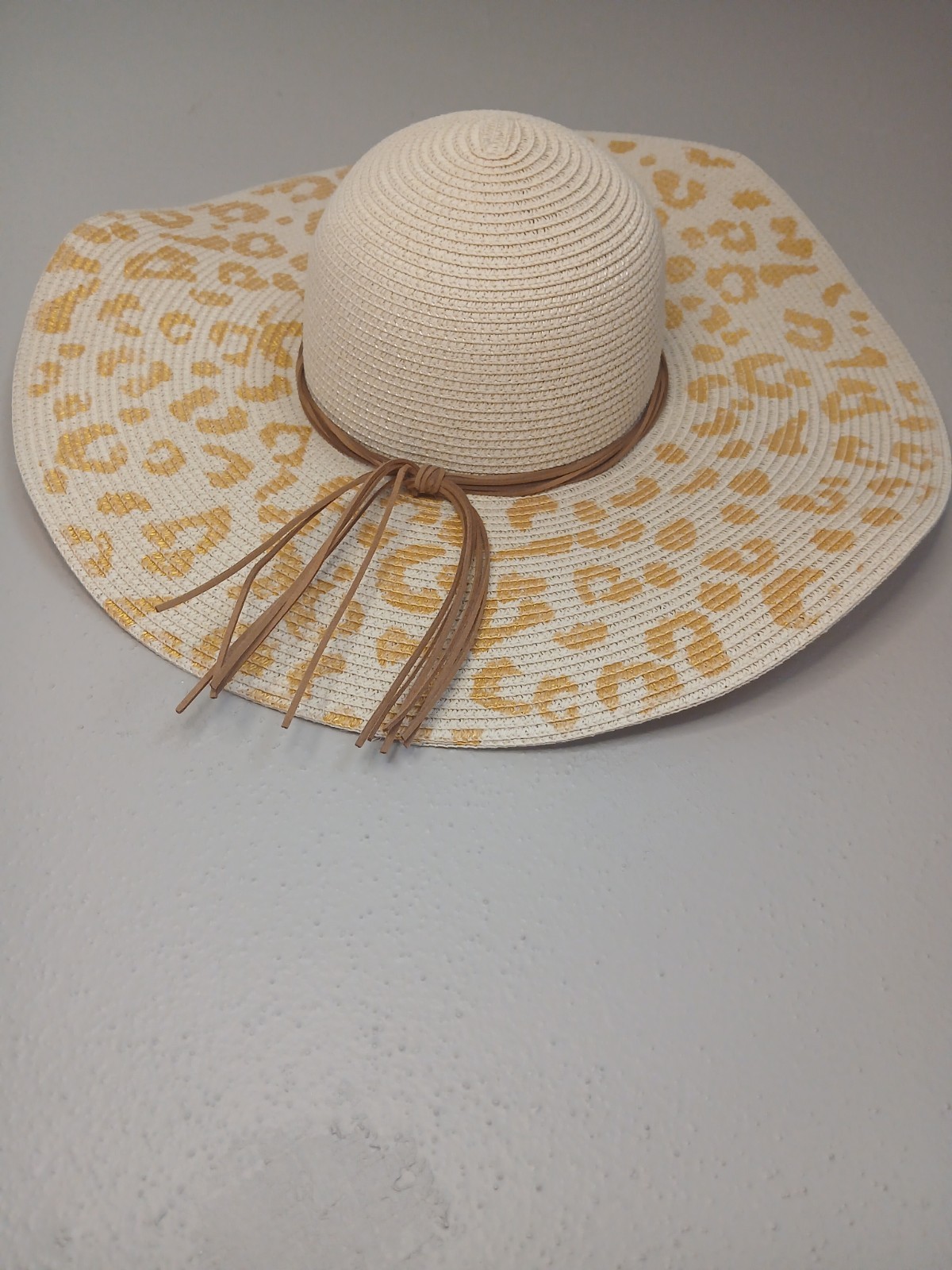 The Royal Standard Women’s Wide Brim Straw Sun Hat Leopard Print Ivory/Tan