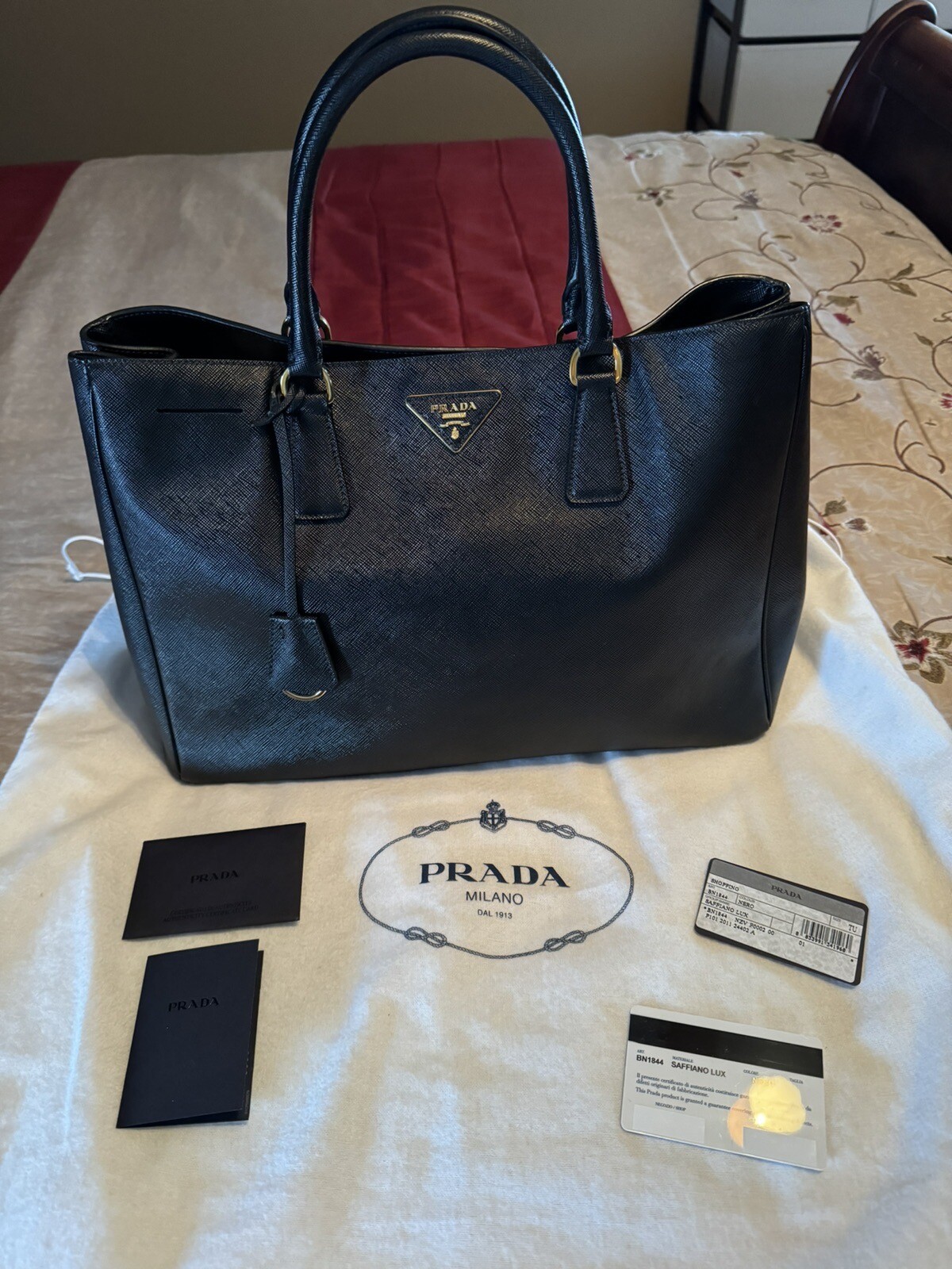 PRADA Black Saffiano Lux Leather Tote Bag BNI844