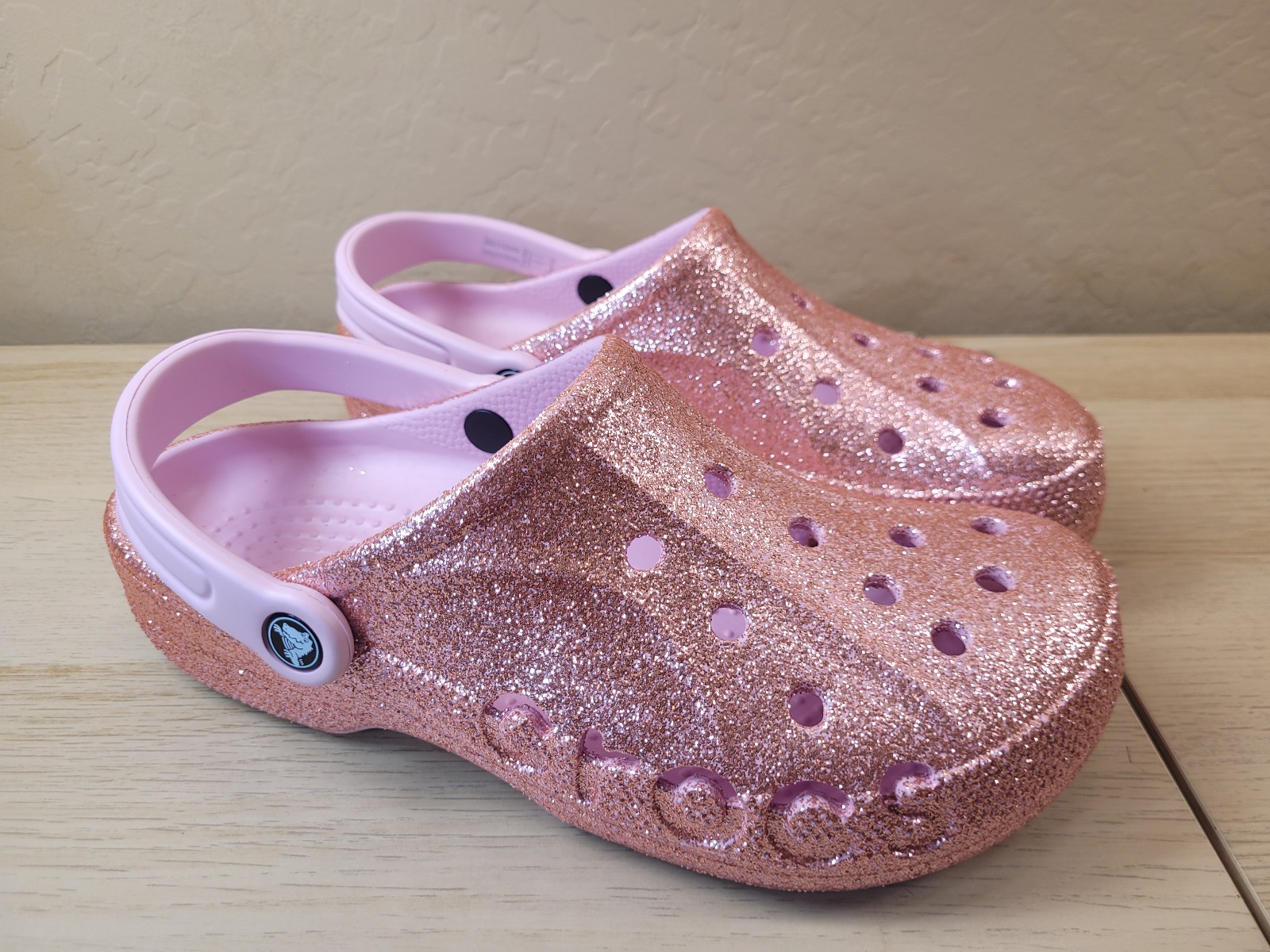 Crocs Classic Pink Glitter Baya Clogs Womens Size 10 EUC/ EXCELLENT