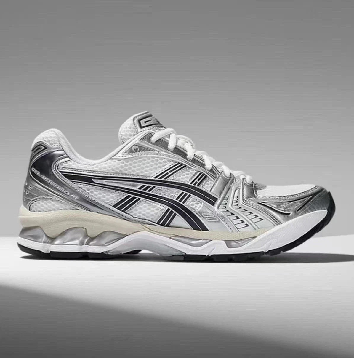 ASICS Gel-Kayano 14 White、Graphite1203A537-110 Men’s|Order a half size larger