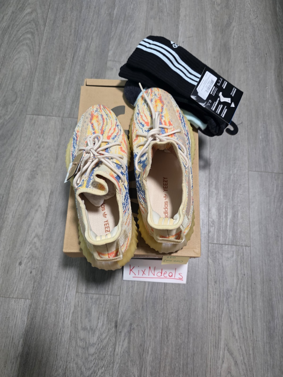 Authentic NIB adidas Yeezy Boost 350 V2 Low MX Oat GW3773 sz 9.5 PLUS FREE GIFT