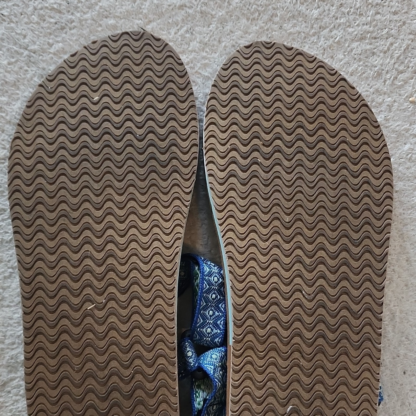 Muk Luks Women’s Blue Geometric Strappy Hook & Loop Ankle Strap Sandals 9