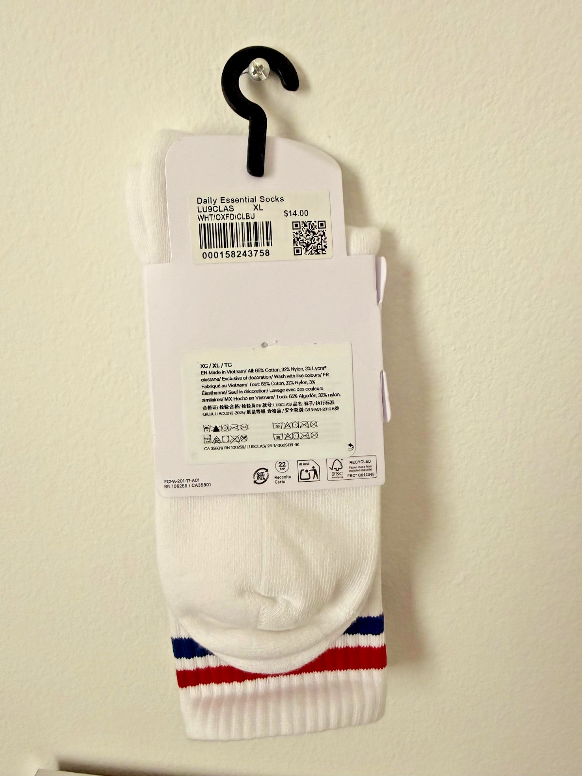 Lululemon Daily Essential Crew Socks Unisex Size XL Red Stripe