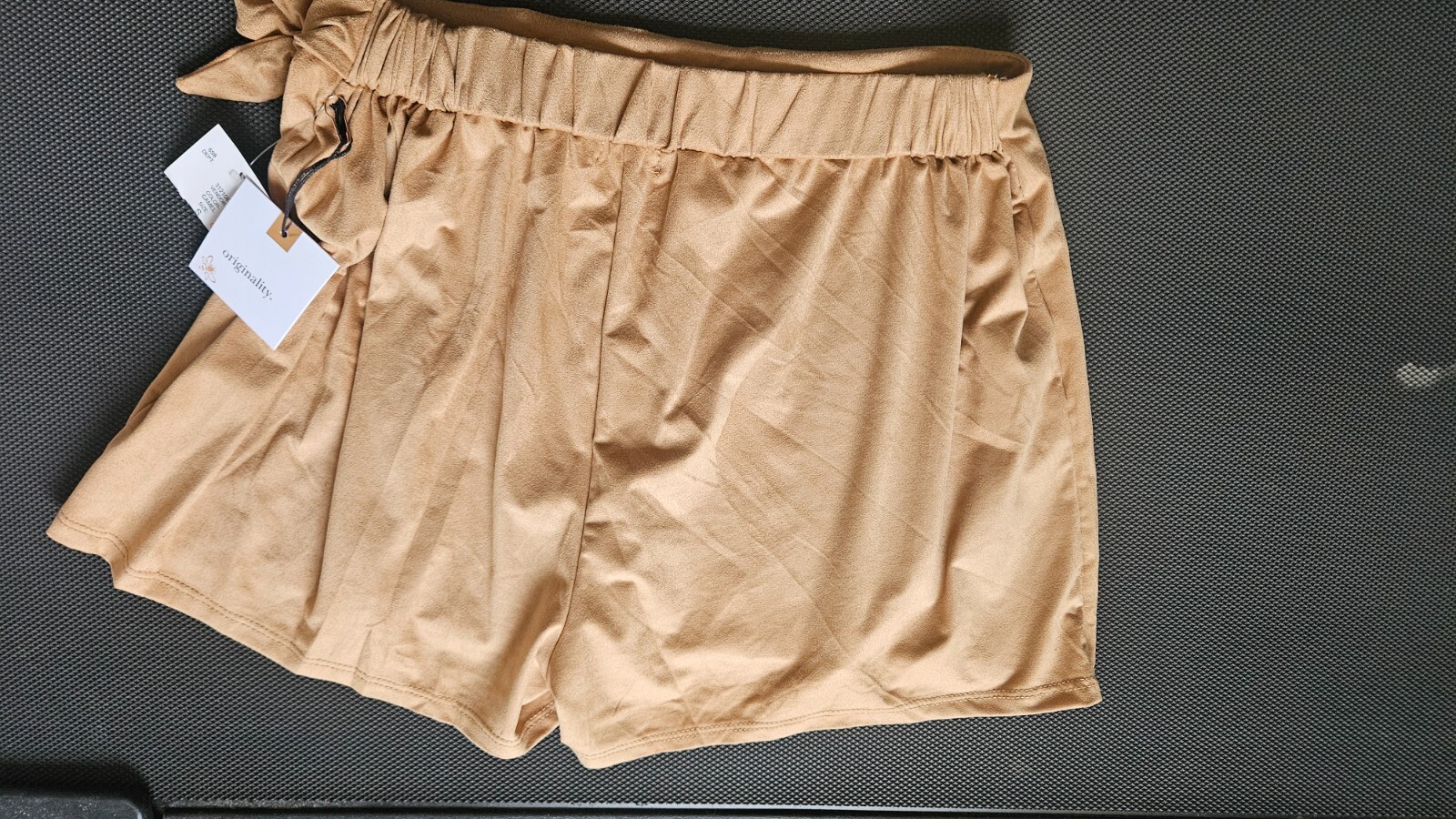 NWT Originality Faux Suede skort, camel sz Med.. Tie front, elastic waist. (64)